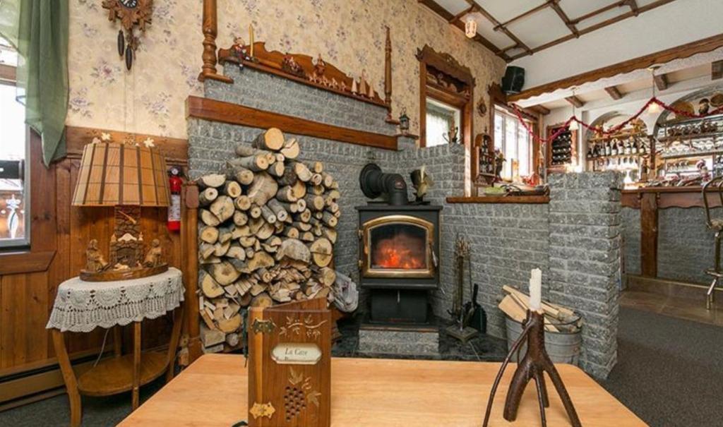 Auberge La Cote D'Or Петіт-Рів'єр-Сен-Франсуа Екстер'єр фото