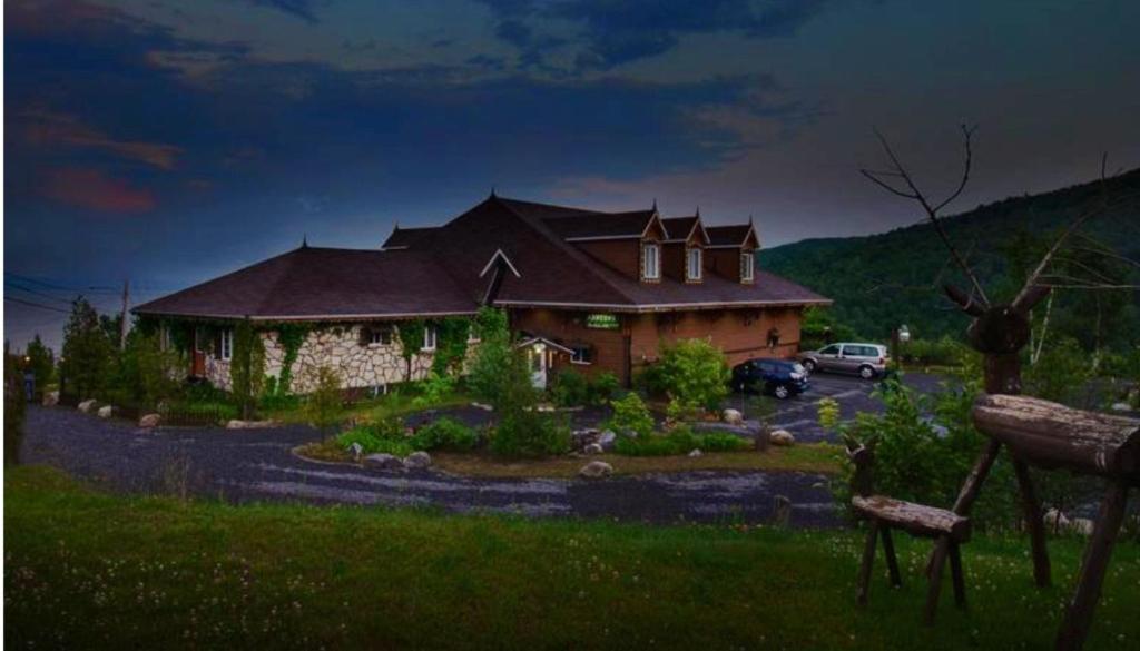 Auberge La Cote D'Or Петіт-Рів'єр-Сен-Франсуа Екстер'єр фото