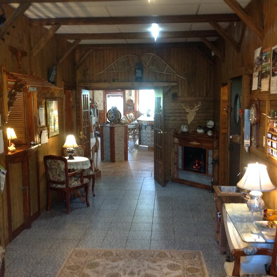 Auberge La Cote D'Or Петіт-Рів'єр-Сен-Франсуа Екстер'єр фото