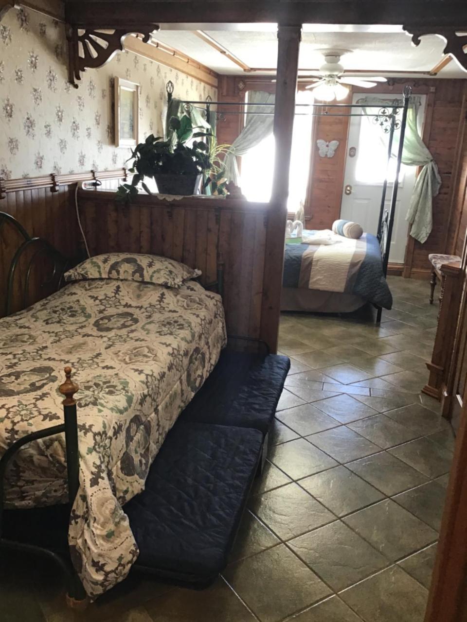 Auberge La Cote D'Or Петіт-Рів'єр-Сен-Франсуа Екстер'єр фото