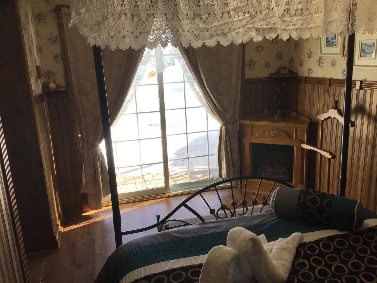 Auberge La Cote D'Or Петіт-Рів'єр-Сен-Франсуа Екстер'єр фото