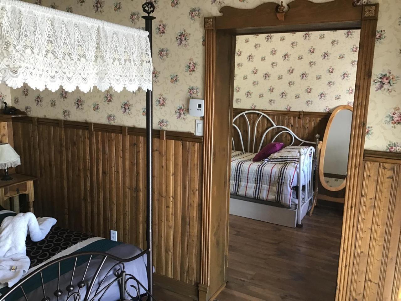 Auberge La Cote D'Or Петіт-Рів'єр-Сен-Франсуа Екстер'єр фото